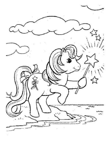 Пони на берегу