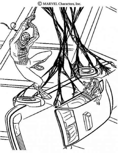 Человек паук тянет машину