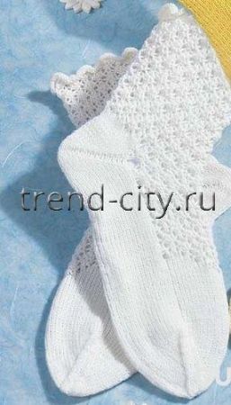Носки спицами с оборкой