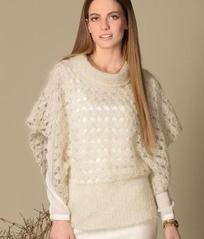 Pulover kryuchkom s rukavami poncho